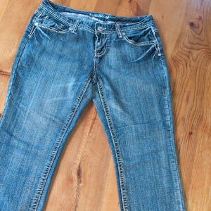 Maurices Capri Blue Jeans